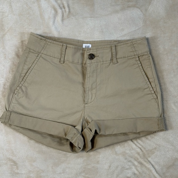 GAP Pants - Gap kahki short shorts